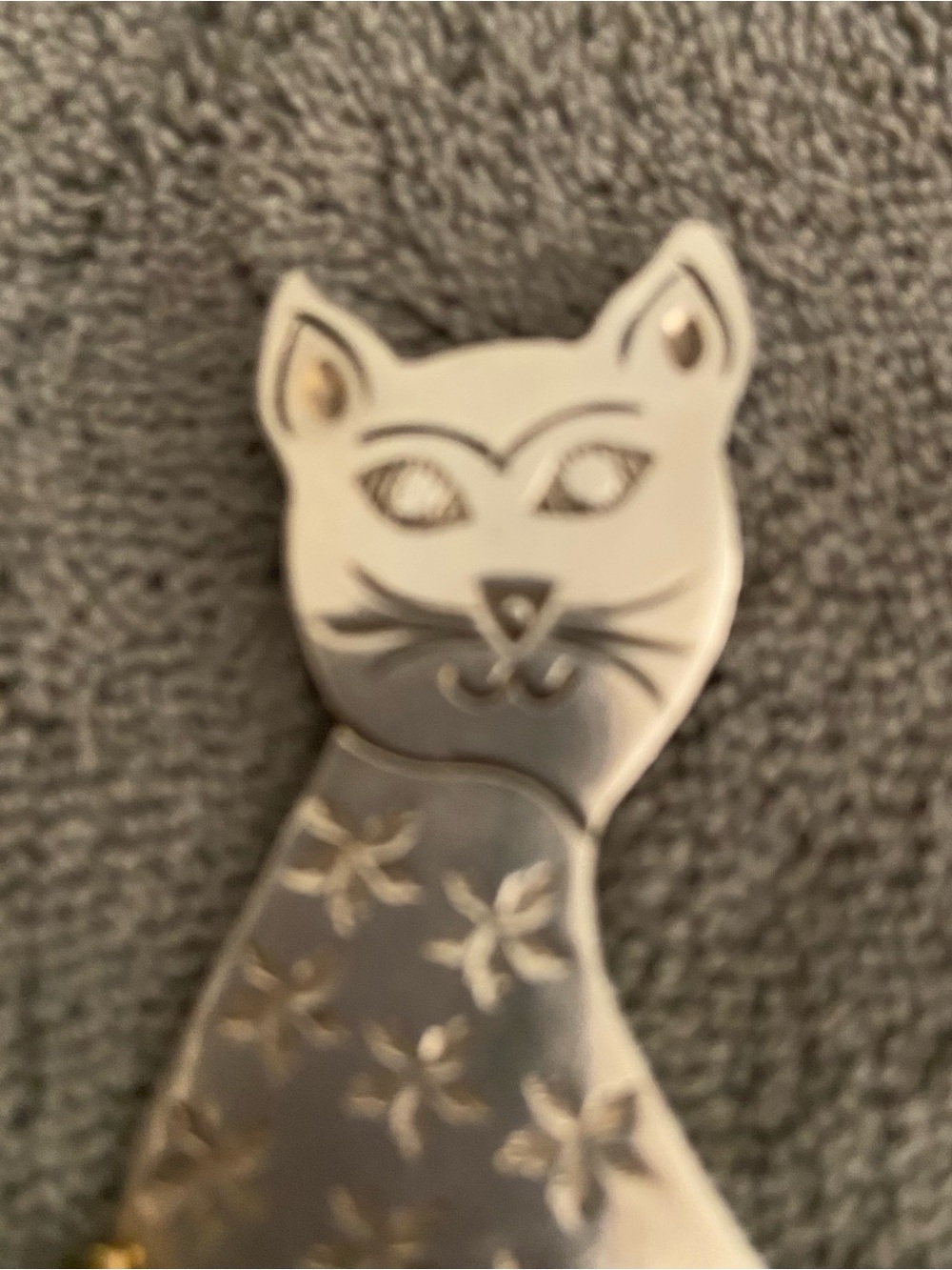 Vintage sterling silver Brooch Cat Taxco Brass tail cat Brooch 925 Mexico - Picture 6 of 7